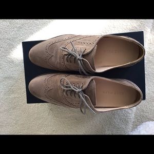Cole Haan Alisa Oxford ll  size 8. Comes with new orange laces. Make an Offer!